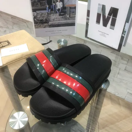 グッチ スリッパ