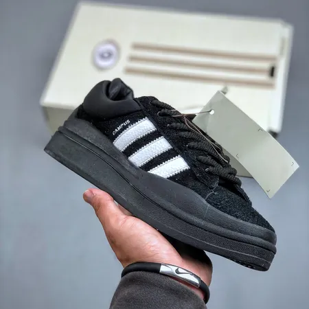 アディダス カジュアルシューズ