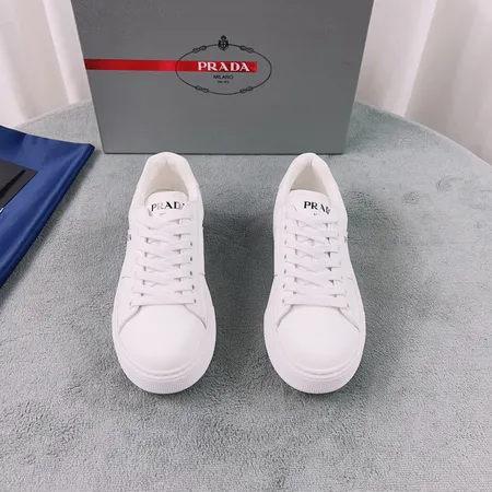 プラダ カジュアルシューズ