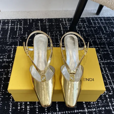 フェンディ サンダル