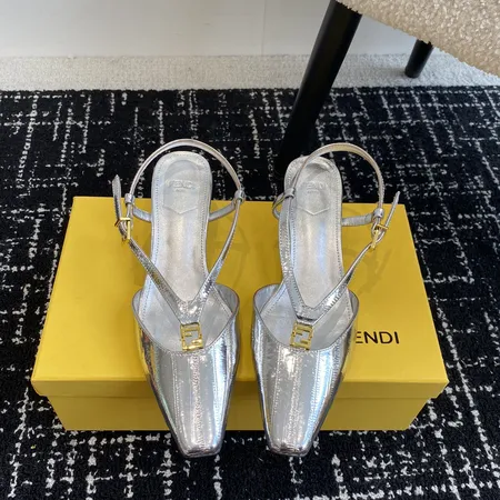 フェンディ サンダル