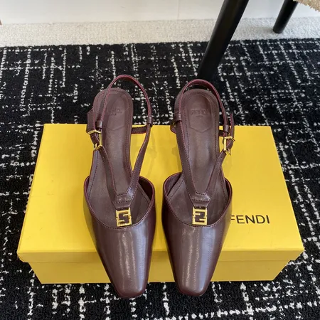 フェンディ サンダル