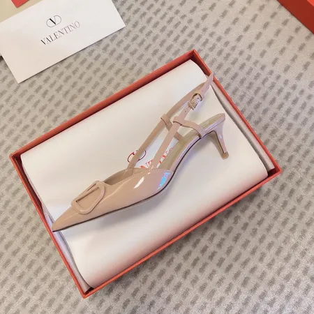 ヴァレンティノ サンダル