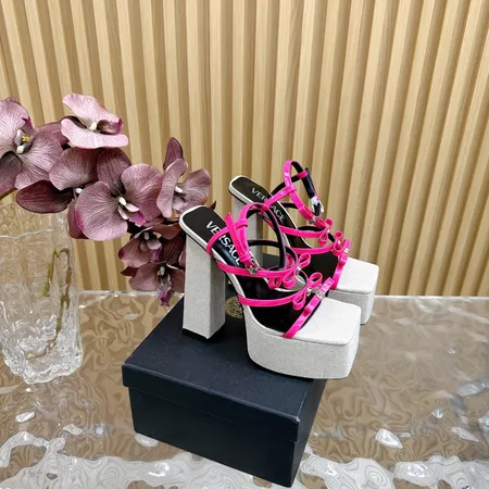 ヴェルサーチ サンダル