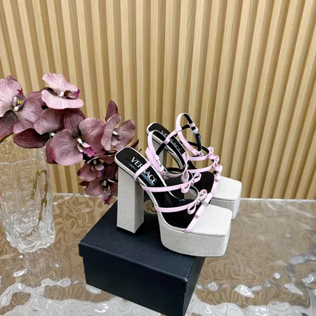 ヴェルサーチ サンダル