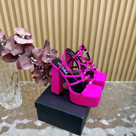 ヴェルサーチ サンダル