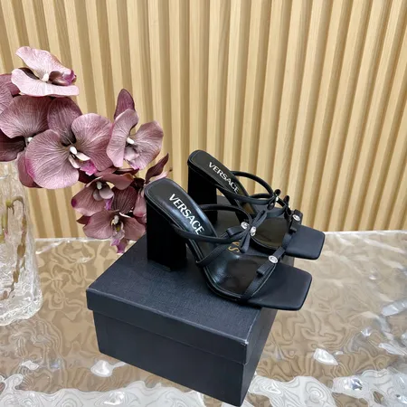 ヴェルサーチ サンダル