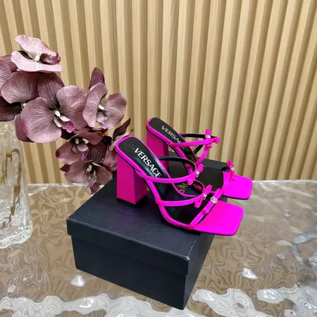 ヴェルサーチ サンダル