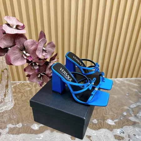 ヴェルサーチ サンダル