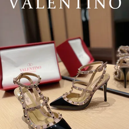 ヴァレンティノ サンダル