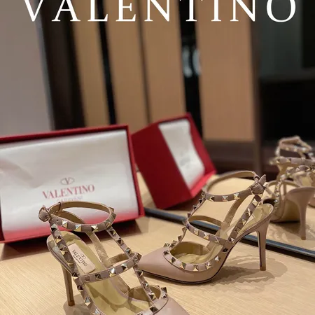 ヴァレンティノ サンダル