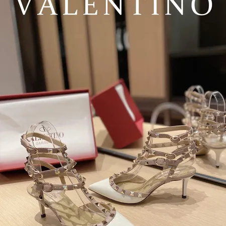 ヴァレンティノ サンダル