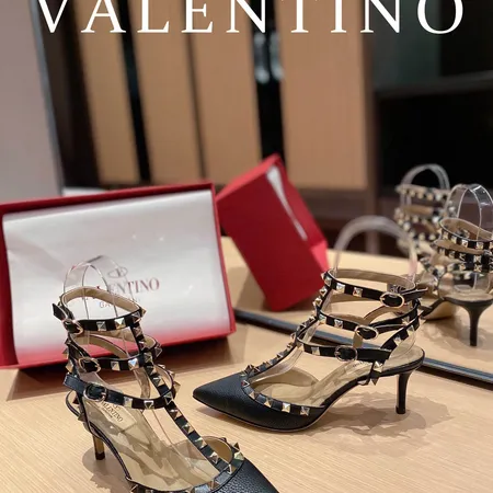ヴァレンティノ サンダル