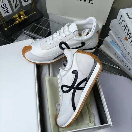 ロエベ スニーカー