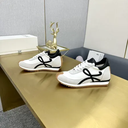 ロエベ スニーカー