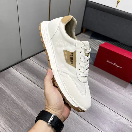 フェラガモ スニーカー