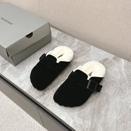 バレンシアガ スリッパ