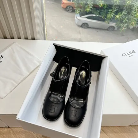 セリーヌ サンダル