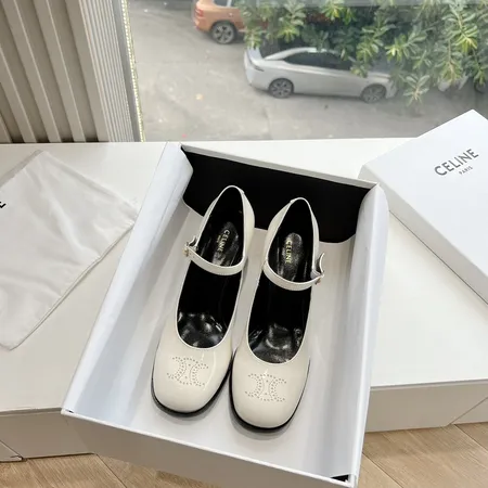 セリーヌ サンダル