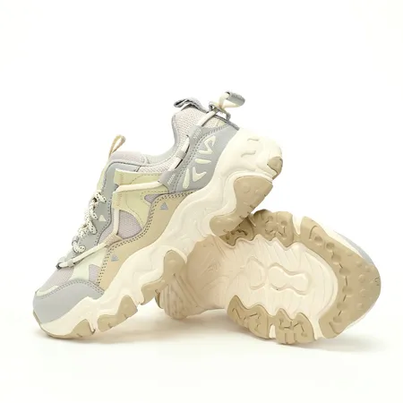 フィラ スニーカー