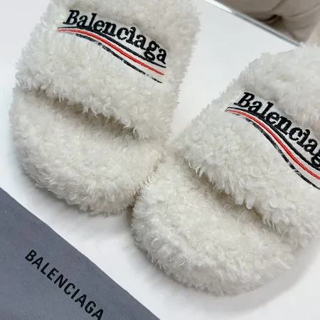 バレンシアガ スリッパ