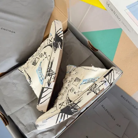 バレンシアガ カジュアルシューズ