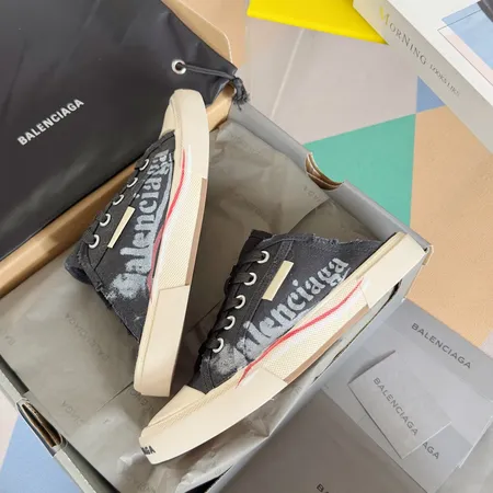 バレンシアガ カジュアルシューズ