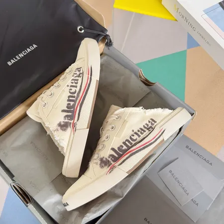 バレンシアガ カジュアルシューズ