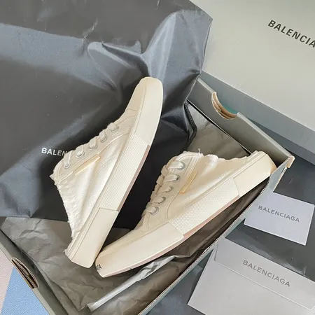 バレンシアガ カジュアルシューズ