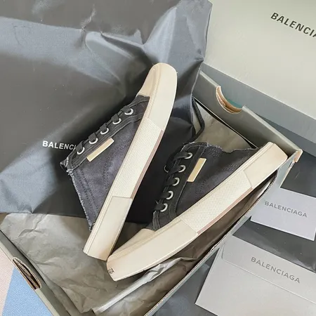 バレンシアガ カジュアルシューズ