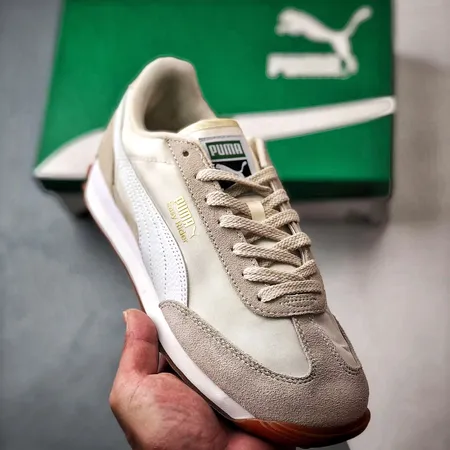 プーマ スニーカー