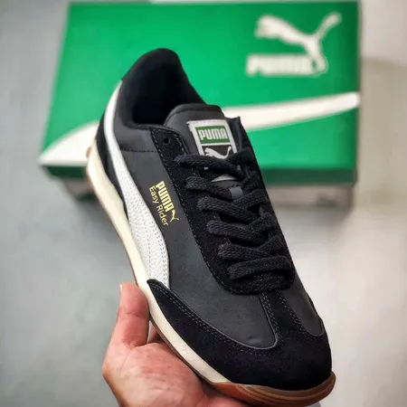 プーマ スニーカー