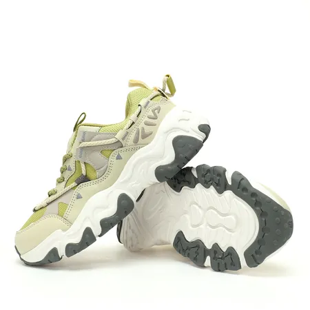 フィラ スニーカー