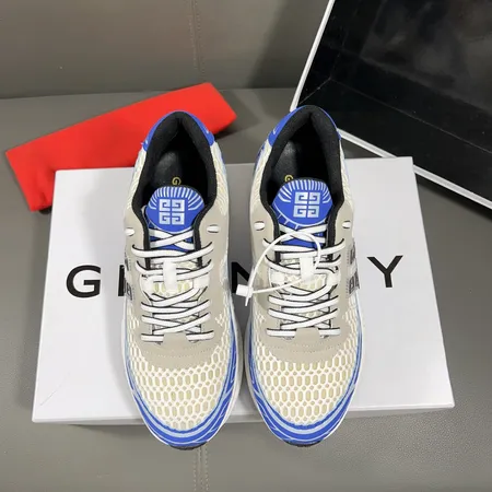 ジバンシィ スニーカー