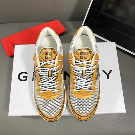 ジバンシィ スニーカー