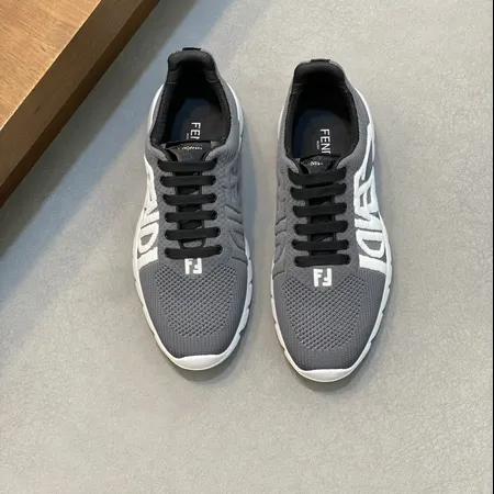 フェンディ スニーカー