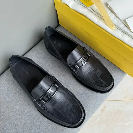 フェンディ ビジネスシューズ