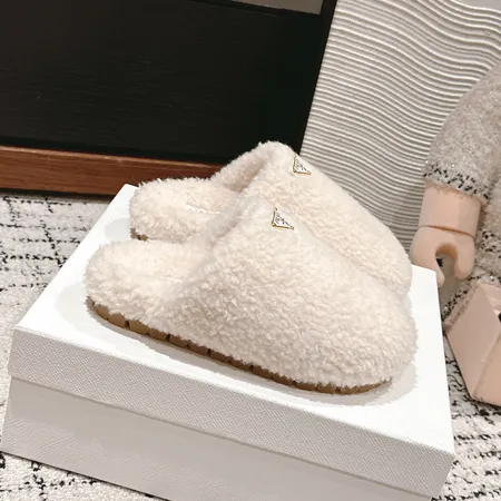 プラダ スリッパ