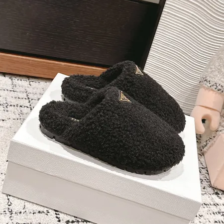 プラダ スリッパ