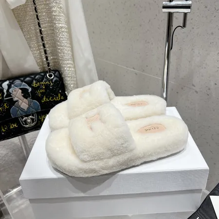 セリーヌ スリッパ