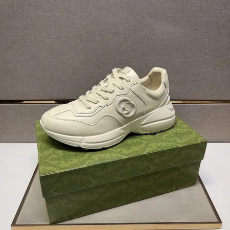 グッチ スニーカー