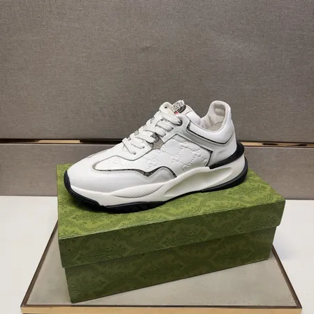 グッチ スニーカー