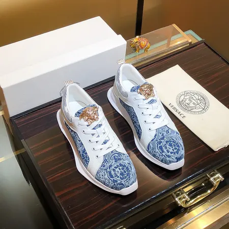 ヴェルサーチ カジュアルシューズ