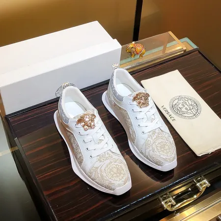 ヴェルサーチ カジュアルシューズ