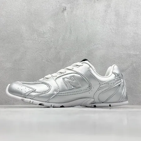 ミュウミュウ スニーカー