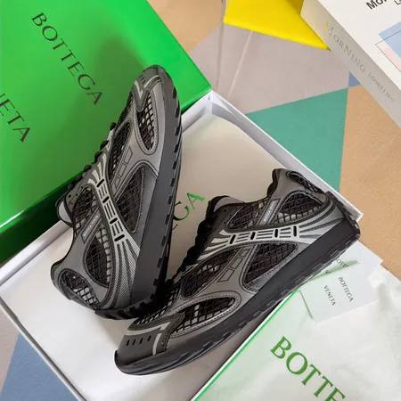 ボッテガ ヴェネタ カジュアルシューズ