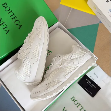 ボッテガ ヴェネタ カジュアルシューズ