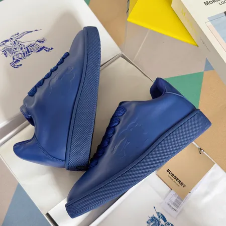 バーバリー ス カジュアルシューズ