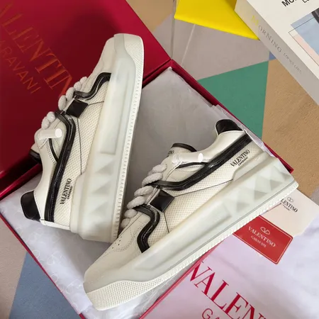 ヴァレンティノ カジュアルシューズ