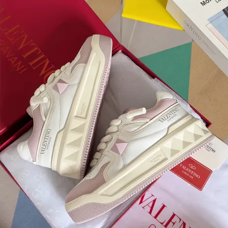 ヴァレンティノ カジュアルシューズ